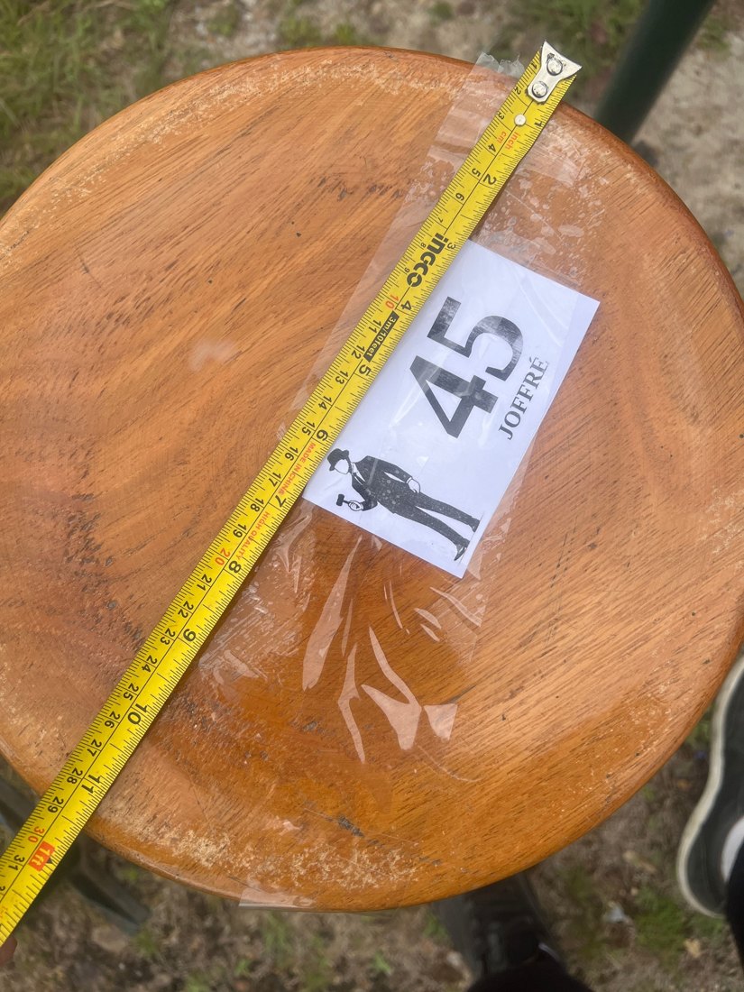 Lote 45: LOTE DE 6 TABURETES EN MADERA Y HIERRO