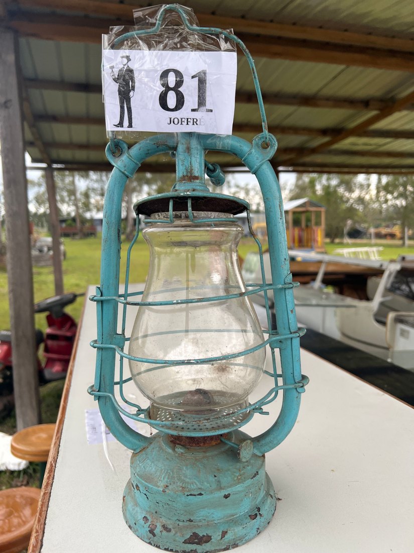 Lote 81: ANTIGUO FAROL IMPECABLE